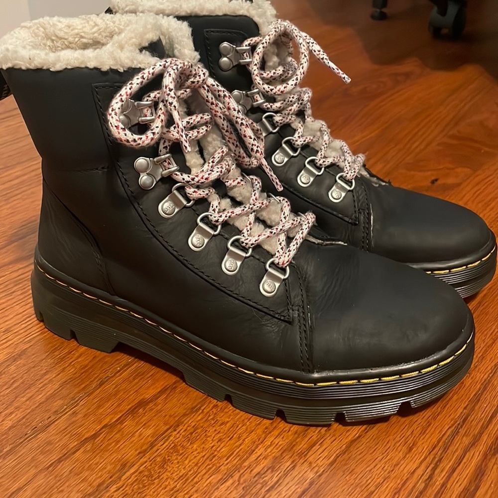 Dr. Marten Combs Fleece boots